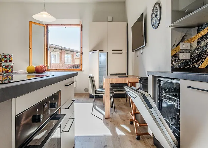 Affitti Brevi - Nuovo Con Vista, Nel Centro Storico Di Siena