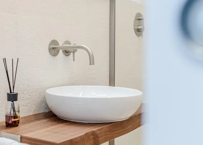 Affitti Brevi - Nuovo Con Vista, Nel Centro Storico Di *